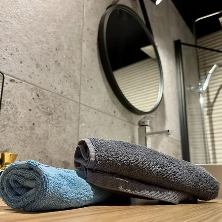 Lily - Coworking, Gym, Indoor Playground & Pet Friendly *