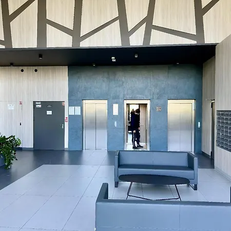 Lily - Coworking, Gym, Indoor Playground & Pet Friendly グダニスク