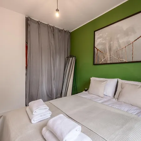 アパート Lily - Coworking, Gym, Indoor Playground & Pet Friendly グダニスク