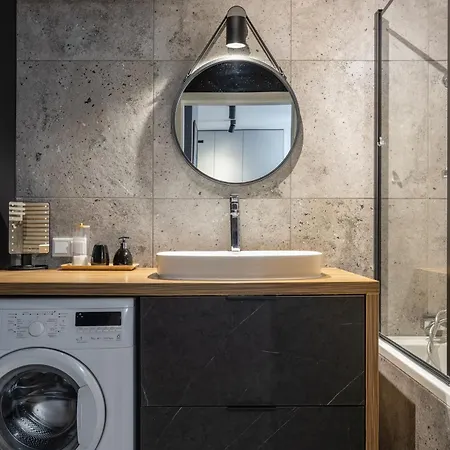 アパート Lily - Coworking, Gym, Indoor Playground & Pet Friendly グダニスク