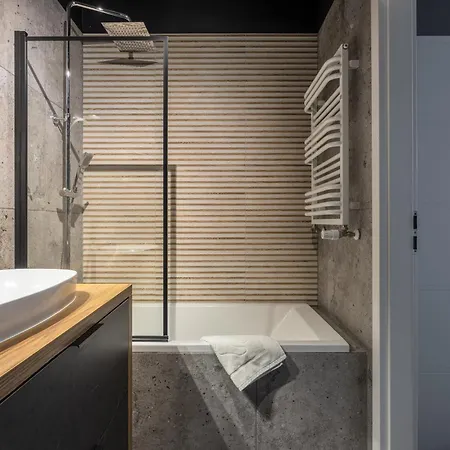 Lily - Coworking, Gym, Indoor Playground & Pet Friendly