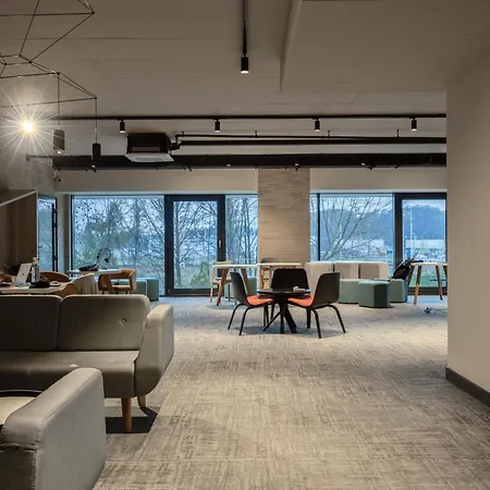 アパート Lily - Coworking, Gym, Indoor Playground & Pet Friendly グダニスク