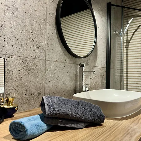 Lily - Coworking, Gym, Indoor Playground & Pet Friendly Appartement Gdańsk