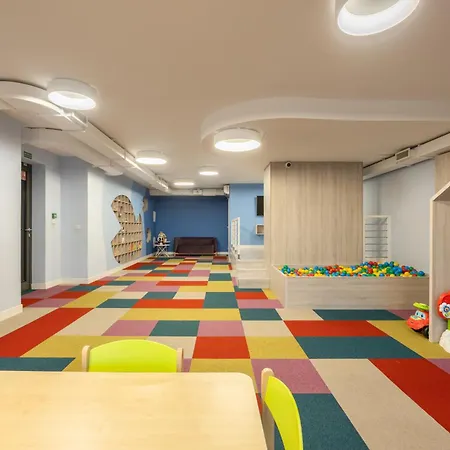 Lily - Coworking, Gym, Indoor Playground & Pet Friendly